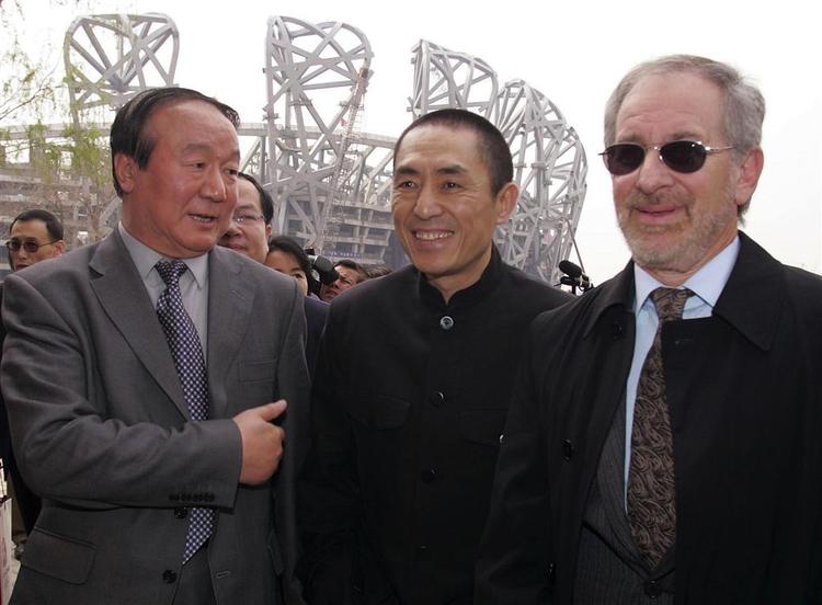 Steven Spielberg under et besøg i Kina, mens han stadig var involveret i planlægningen af det kommende OL i Beijing. 