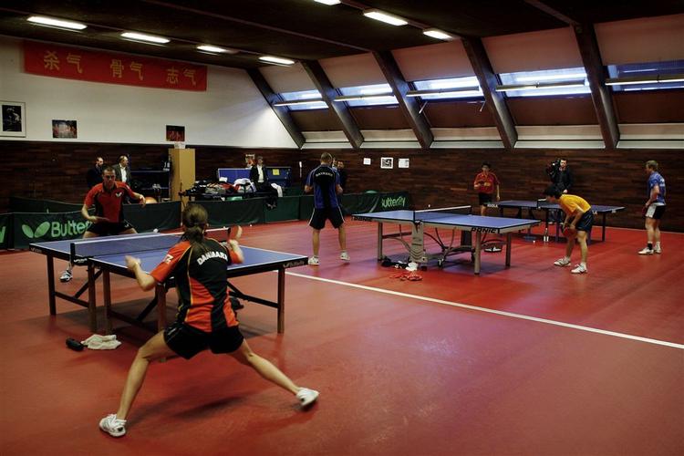 Der er plads til seks bordtennisborde i det nuværende træningslokale i Idrættens Hus. I den nye træningssal bliver der opstillet ti permanente borde. 