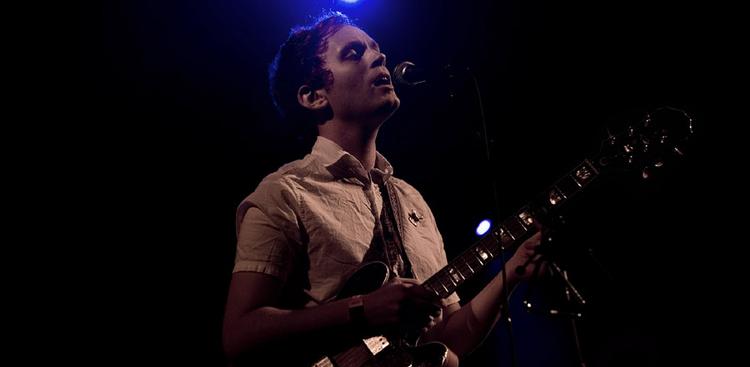 Det sungne ord er epicentret for dybden af unge 26-årige Jens Lekmans kæmpe talent. Her fanget på Roskilde Festival sidste år. Arkivfoto: Jens Dige 