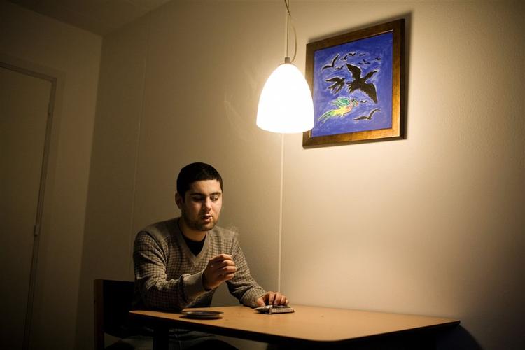 Angaar Khan i besøgsrummet i Vestre Fængsel. Når vintevejret bliver bedre i Afghanistan, bliver han sendt til Kabul. 