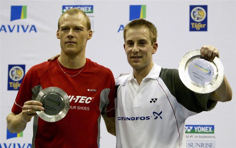 Kenneth Jonassen og Peter Gade vandt overbevisende tosætssejre, da Danmark vandt EM-guld for hold. 