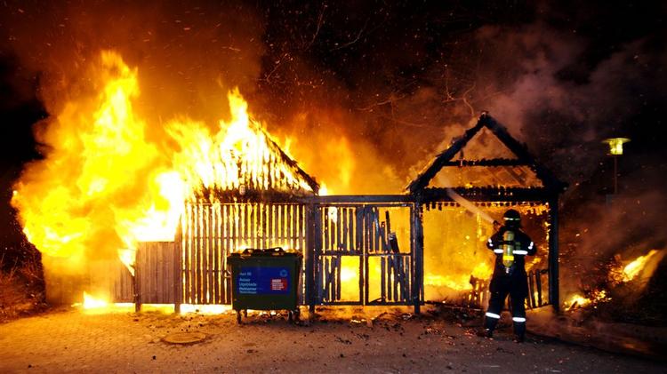 To SSP-politifolk tror at den senere tids uro blandt andet har udgangspunkt i en skærpet tone mellem unge og politi. 