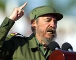Fidel Castro ses her under en 1. maj-tale 2004. 