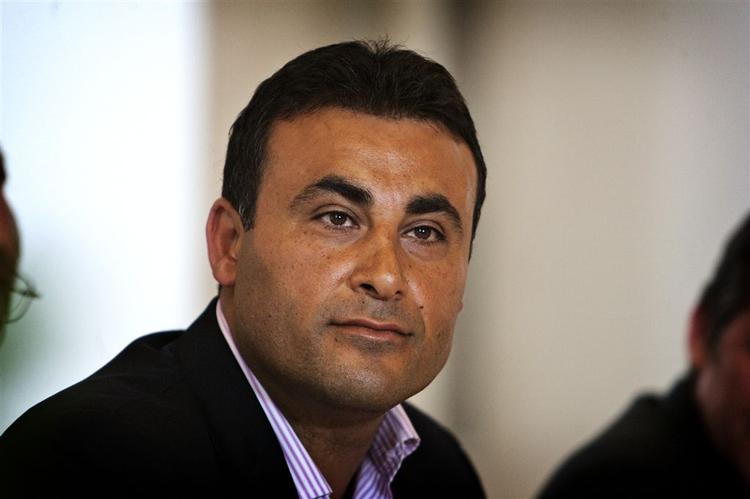Naser Khader langer ud efter integrationsminister Birthe Rønn Hornbech, fordi hun i dag mødes med Islamisk Trossamfund. 