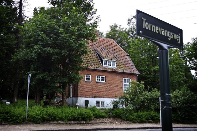 En 17-årig pige blev mishandlet til døde i denne villa i Birkerød. 
