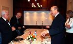 Den israelske ministerpræsident Olmert (th.) i selskab med den palæstinensiske præsident Abbas. 
