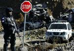 En polsk FN-soldat bevogter grænsen mellem Serbien og Kosova. 