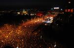 Omkring 350.000 serbere deltog torsdag i demonstrationen mod Kosovas uafhængighed. 
