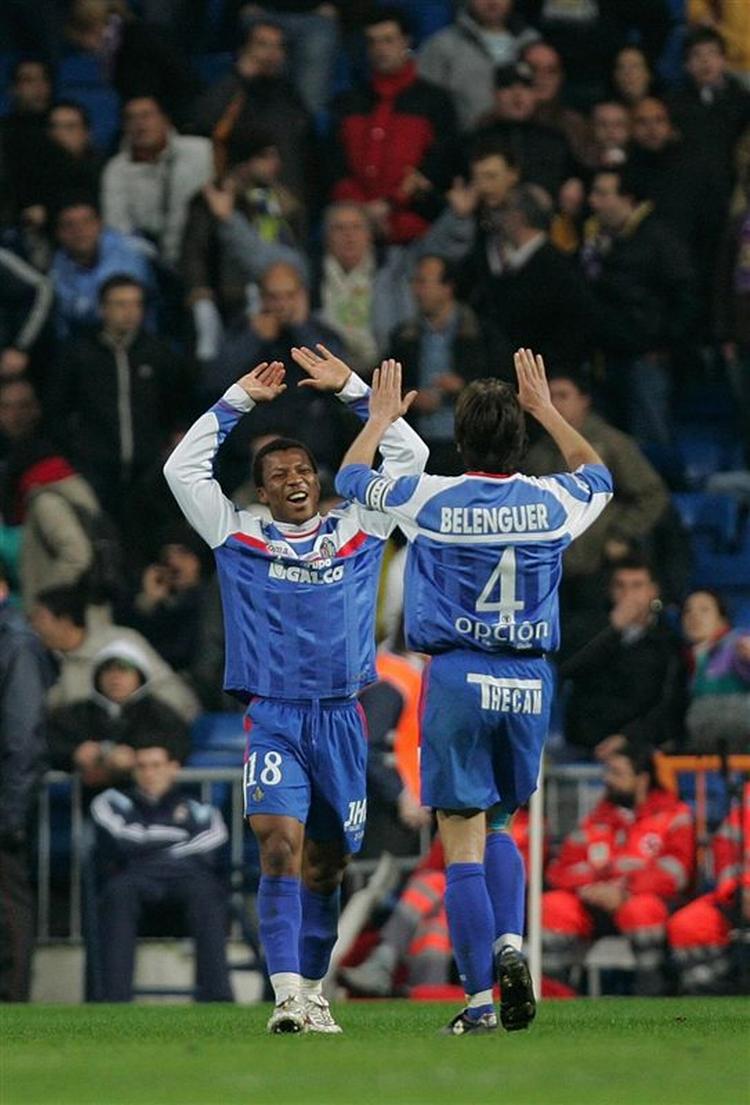 Getafe's målscorer Ikechukwu Uche (tv) jubler med David Belenguer, der satte gang i det måludløsende kontraangreb. 