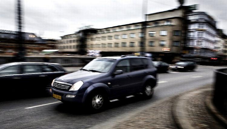 Salget af de store firehjulstrækkere, som f.eks. denne SsangYong Rexton, er faldet drastisk efter indførelsen af de nye bilafgifter. 