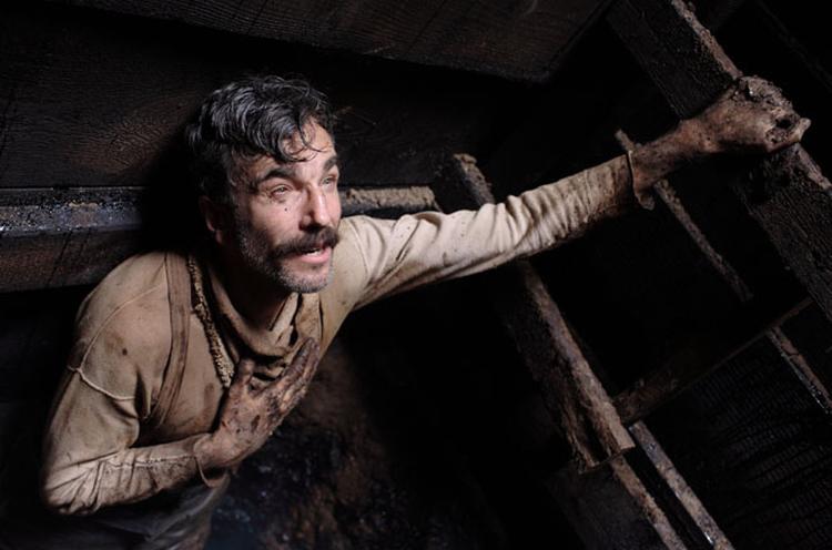 Daniel Day-Lewis er storfavorit til at vinde en Oscar for bedste mandlige hovedrolle. 