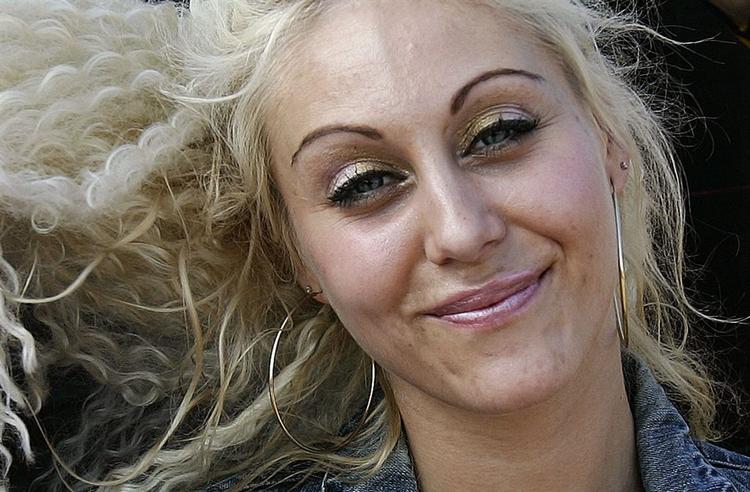 Gigi Fredie-Pedersen og hendes bror Sonny gik i protest fra forestillingen 'High School Musical' kun seks dage før premieren på Fredericia Teater. 