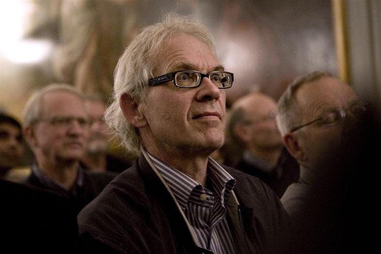 Lars Vilks er blevet truet på livet, efter han tegnede profeten Muhammed som en hund 