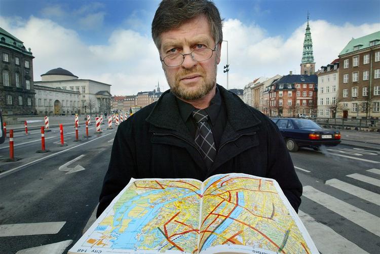 Karsten Nonbo bliver på sin post som formand for Færdselssikkerhedskommissionen. Arkivfoto. 