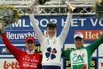 Belgiske Philippe Gilbert (midt) vandt Omloop Het Volk. Nick Nuyens (tv) ligeledes fra Belgien blev nummer to, mens norske Thor Hushovd tog tredjepladsen i løbet. 