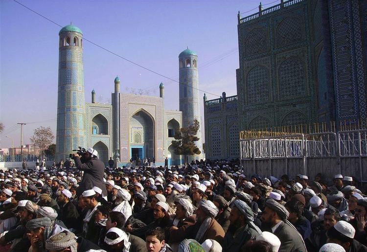 Vrede afghanere demonstererede i dag mod de danske Muhammedtegninger og en hollandsk politikers varslede stærkt islamkritiske film. 