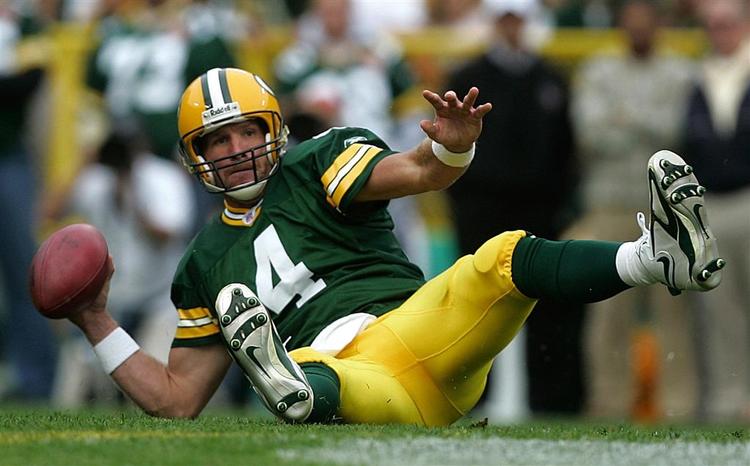 442 afleveringer til touchdown og i alt 5.377 vellykkede afleveringer er et par af de NFL-rekorder, Brett Favre har sat. 