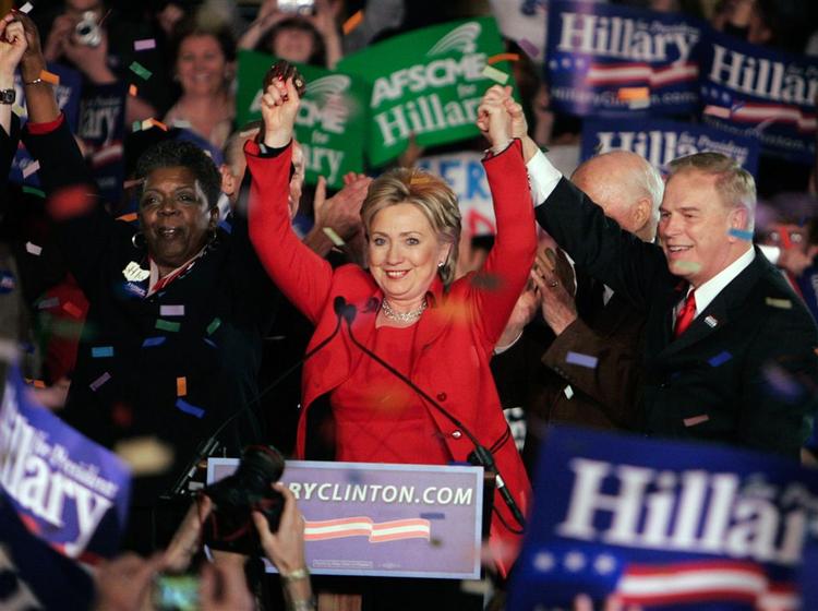 Man skal aldrig undervurdere en Clinton. Og med sejre i tre stater i nat er 'the comeback chick' tilbage i kampen. 