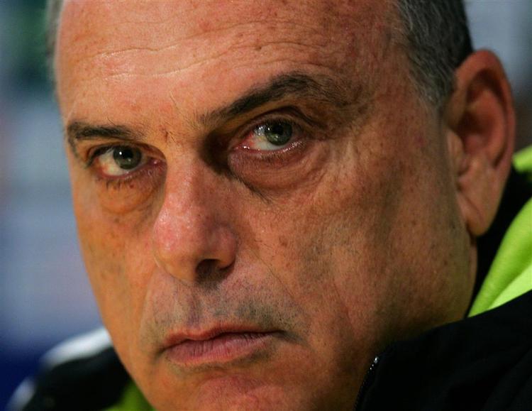 Hvis Avram Grant ikke henter en af tre mulige titler med Chelsea i denne sæson, er han efter al sandsynlighed fortid i London-klubben, når den nye sæson begynder i midten af august. 