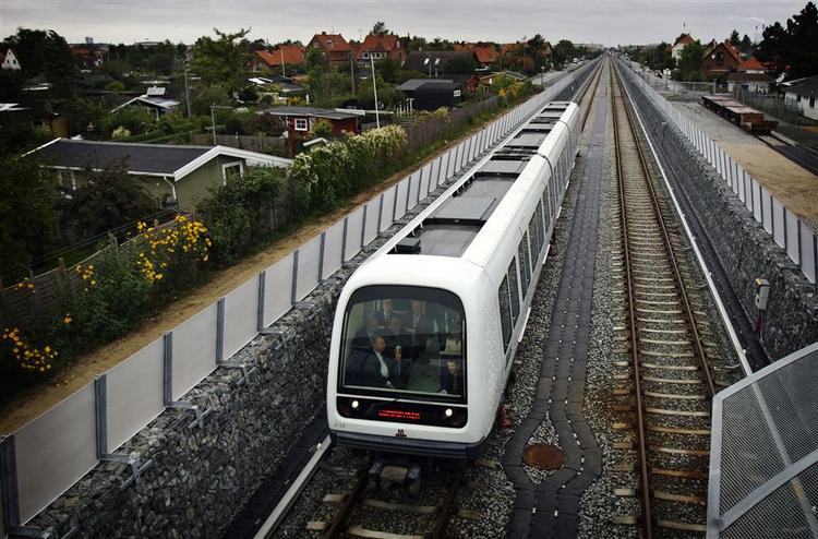 Rejsekortet blev første gang præsenteret som en alternativ løsning til klippekort i 2001, i år 2008 forhandler man om endnu en udsættelse. 