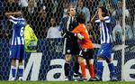 21-årige Manuel Neuer reddede - næsten - alt, da FC Schalke for første gang nåede kvartfinalen i Champions League. 