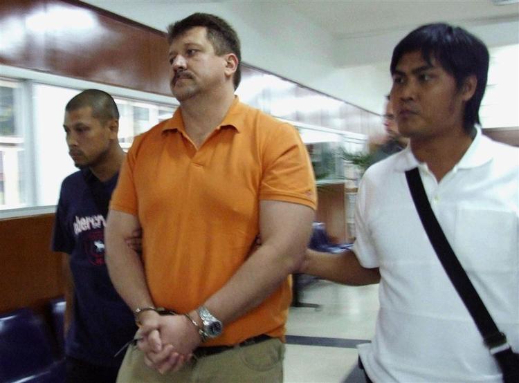 Viktor Bout blev anholdt i Thailand efter en fire måneder lang efterforskning. 