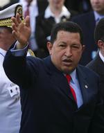 Venezuelas præsident, Hugo Chavez, manede til besindighed, da han ankom til  krisemødet i Den Dominikanske Republik. 