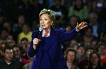 Hillary Clintons rolle i forhandlingerne om fred i Nordirland var ikke så stor, som hun selv husker det, lyder det fra Belfast. 