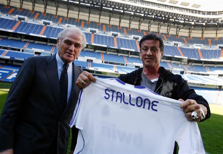 I januar fik Sylvester Stallone overrakt en Realtrøje af præsidenten Ramon Calderon, hvilket inspirerede en italiensk fupmager, 