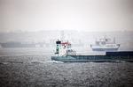 Skibstrafikken i Øresund søndag. Hvert år dør mindst 100 københavnere for tidligt på grund af forurening fra skibsfarten, vurderer eksperter. 
