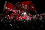 Glæde foran det spanske socialistpartis hovedkvarter. 