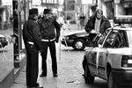 Blekingegadebandens største kup fandt sted mod posthuset i Købmagergade i 1988. En af røverne skød og dræbte en ung politibetjent under flugten. 