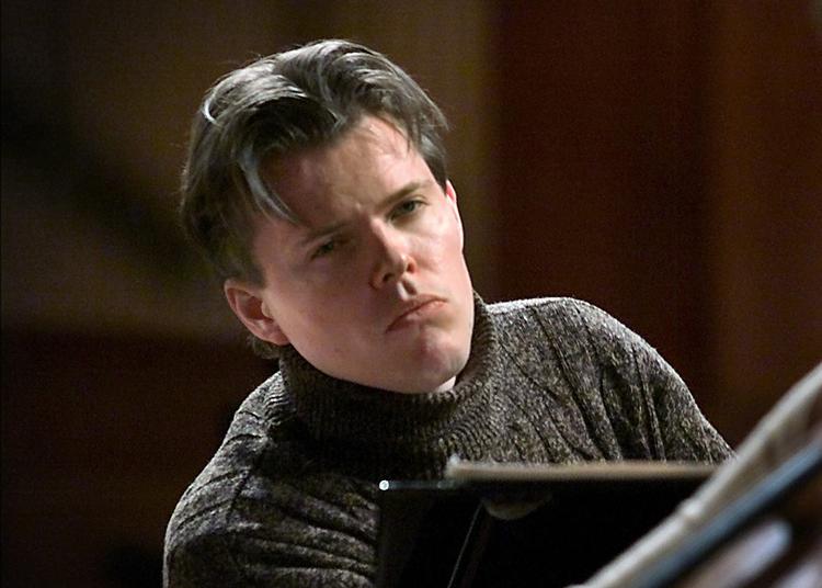 Jens Elvekjær imponerede til koncerten i Dronningesalen,  med en musikalitet, teknik og ikke mindst ro, der var helt unik. 