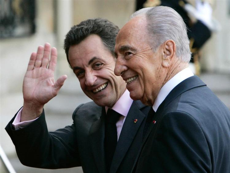 Den franske præsident Nicolas Sarkozy koncentrerede sig i dag om et statsbesøg fra Israels præsident Shimon Peres. 