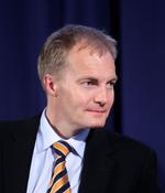 Peter Skaarup fra Dansk Folkeparti vil samle flertal uden om regeringen, hvis ikke PET-kommissionen fremskyndes. 