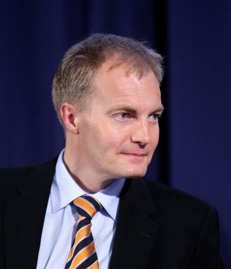 Peter Skaarup fra Dansk Folkeparti vil samle flertal uden om regeringen, hvis ikke PET-kommissionen fremskyndes. 