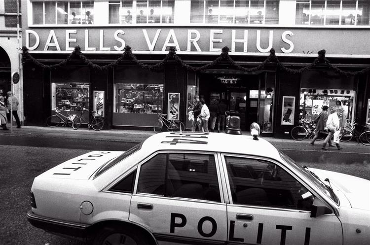 Banden røvede 5,6 millioner fra Daells Varehus lillejuleaften 1986. 