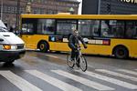 Motionsvaner grundlægges tidligt, så børn der bliver kørt i skole, er mere tilbøjelige til at tage bussen som voksne. 