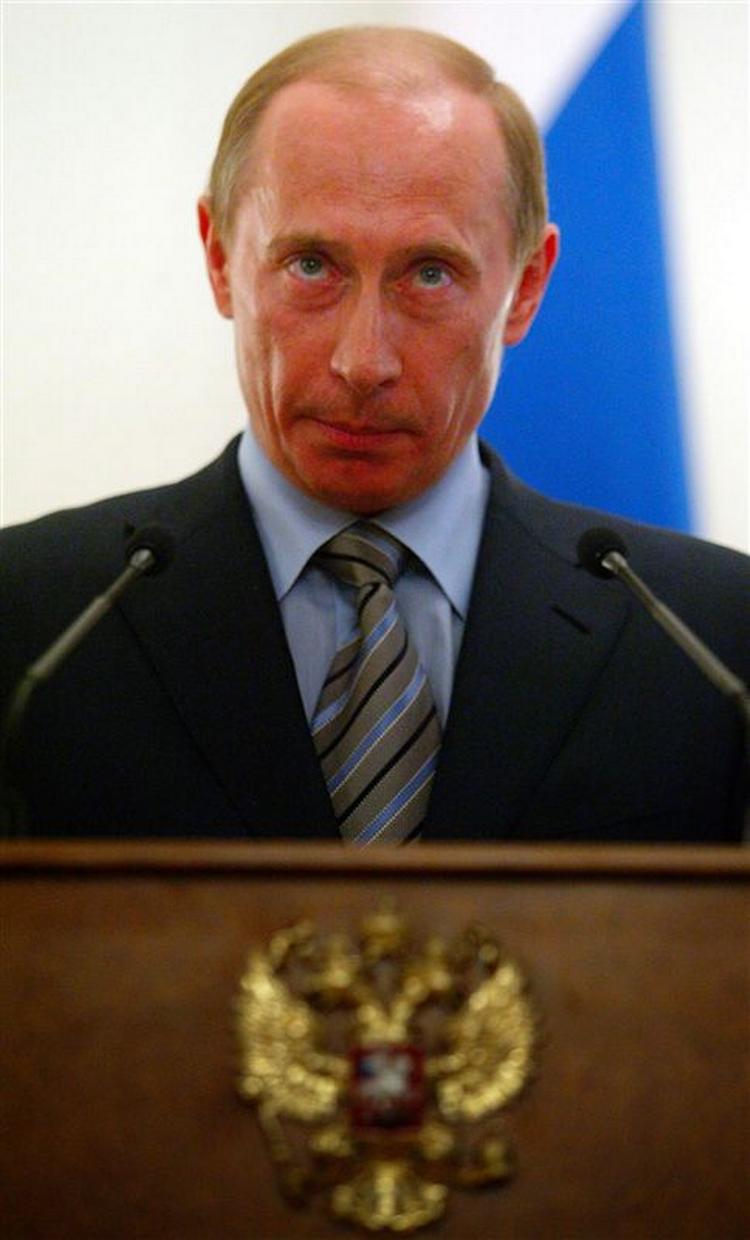 NATO vil have præsident Putin til at nedtone trusler om militære aktioner. Arkivfoto 