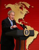 Præsident George Bush talte i dag til USA's latinamerikanske handelskammer. Han benyttede lejligheden til at kritisere Venezuelas Hugo Chávez - blandt andet for at have forbindelser til FARC og for at bruge landets oliepenge på anti-amerikanisme. 