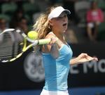 Efter et stærkt første sæt havde Caroline Wozniacki lidt sværere ved at vinde andet sæt over den ungarske kvaifikationsspiller Melinda Czink. Arkivfoto. 