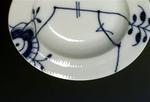 Især den forstørrede klassiker Mussel Mega er medvirkende til, at yngre mennesker er begyndt at købe kongeligt porcelæn. 