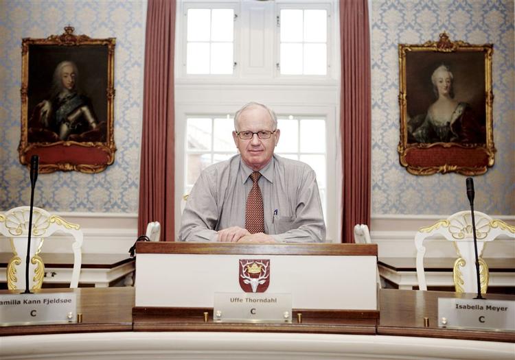 Hørsholms borgmester Uffe Thorndahl (K) har travlt med at være efter finansminister Lars Løkke Rasmussen (V). 