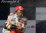 Formel 1-branchen har al mulig grund til at åbne en flaske champagne eller to: Sidste år tjente den omrejsende motorsportscirkus omkring 20 milliarder kroner. 