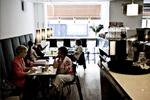 Så fik Østerbro også en. Tidligere har de kaffeglade beboere ellers skulle traske helt til Nørrebro for at nyde Kaffeplantagens herligheder. 