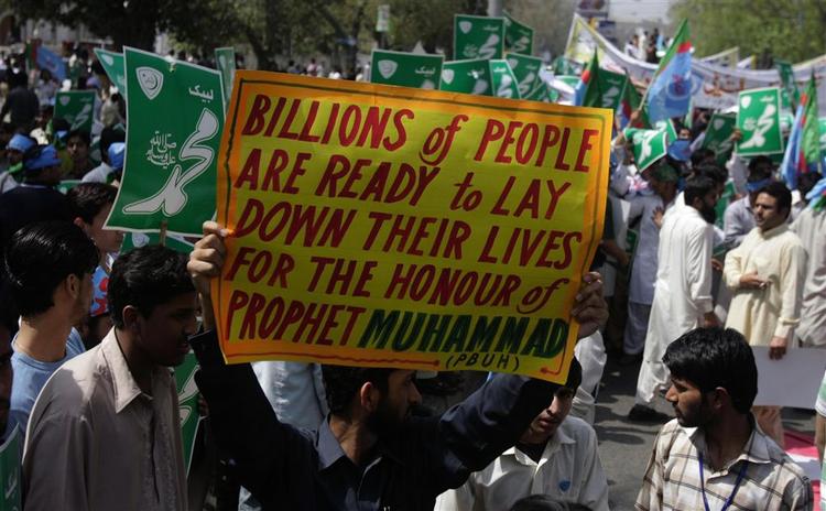 Hver dag er der friske billeder fra protester mod Danmark og danske mediers genoptrykning af Muhammed-tegningerne. Dagens demonstration er fra Lahore i Pakistan. 