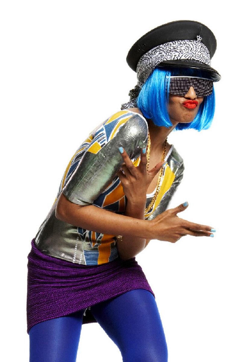 Den 31-årige M.I.A., som er født i London, men opvokset i Sri Lanka, har rejst langt for at finde indtryk, lyde, melodier og musikere til sit nye album, 'Kala'. Pr-foto 