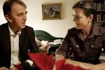 Margrethe Vestager nærmer sig SF's leder, Villy Søvndal. 