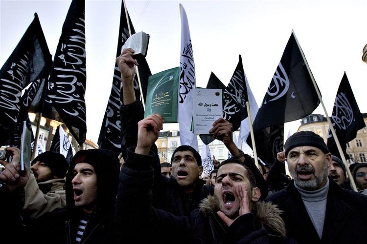 Hizb ut-Tahrir-demonstration mod genoptrykningen af Muhammed-tegninger. Arkivfoto. 