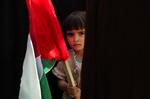 En palæstinensisk pige til en demonstration i Gaza for øget samarbejde mellem Hamas og Fatah. 